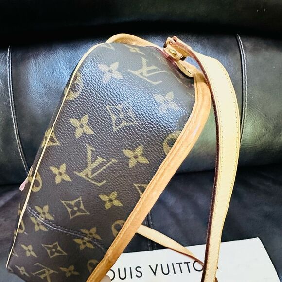 Louis Vuitton Sologne Monogram - Picture 7 of 16